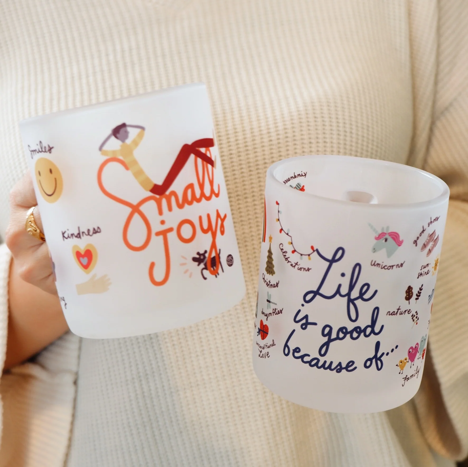 Frosted glass mug with custom design, perfect for wedding souvenirs.