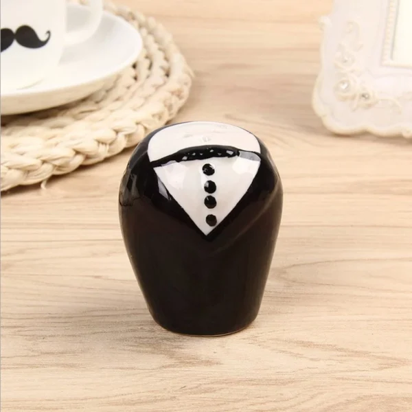 Bride & Groom Ceramic Shaker – Elegant Wedding Souvenir