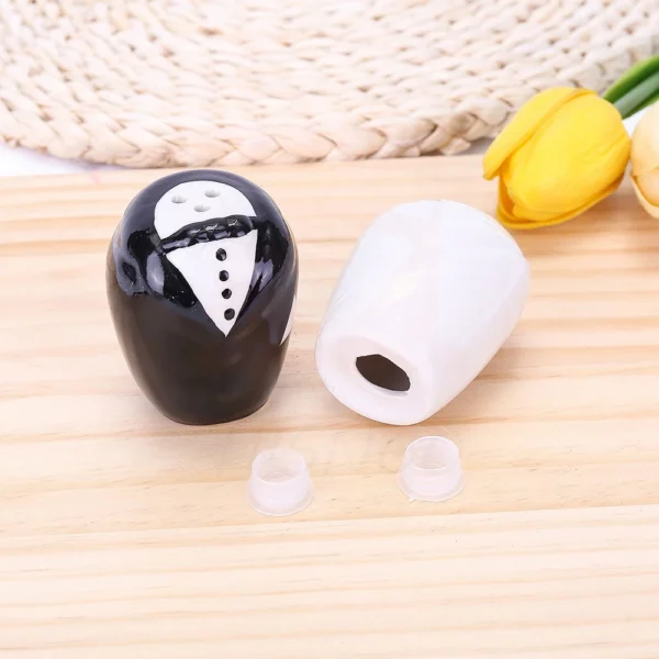 Bride & Groom Ceramic Shaker – Elegant Wedding Souvenir