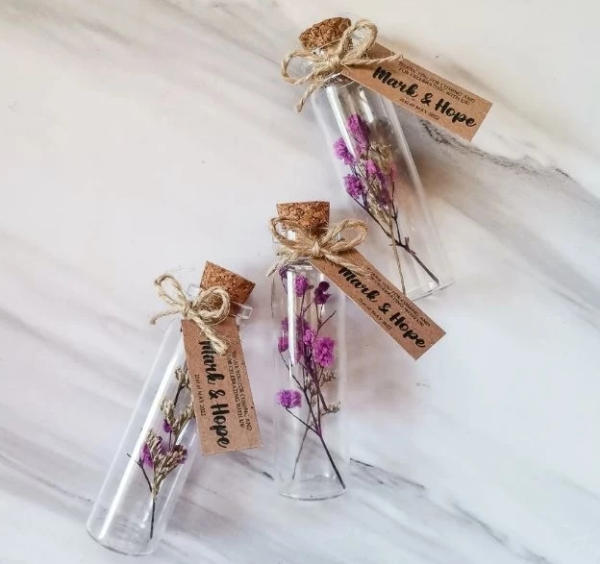 Dried Flowers in Mini Cork Bottle Wedding Souvenirs