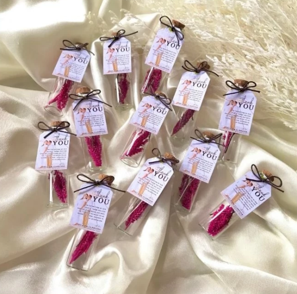 Dried Flowers in Mini Cork Bottle Wedding Souvenirs