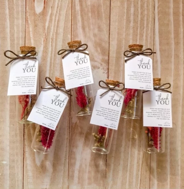 Dried Flowers in Mini Cork Bottle Wedding Souvenirs