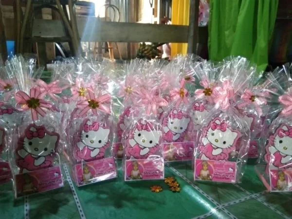 Hello Kitty Birthday Souvenirs – Personalized Party Giveaways